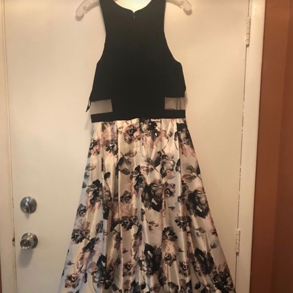 Selling Prom Dress!! - Picture 3 of 5